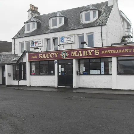 Saucy Mary'S Private Rooms & Hostel-3